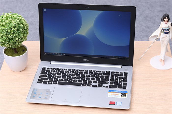 Laptop Dell Inspiron 5570 i5 8250U/4GB/1TB/2GB M530/Win10/Office365/(M5I5238W) Màu Bạc