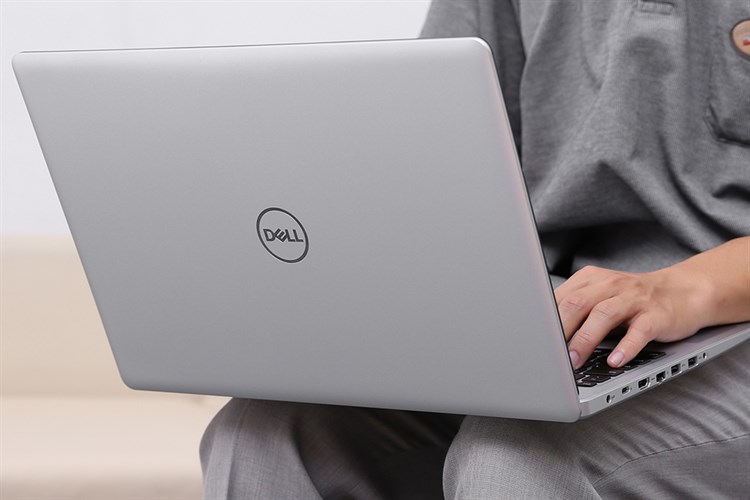 Laptop Dell Inspiron 5570 i5 8250U/4GB/1TB/2GB M530/Win10/Office365/(M5I5238W) Màu Bạc