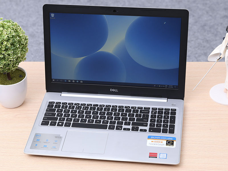 Thiết kế mỏng, nhẹ trên Laptop Dell Inspiron 5570 i5 8250U