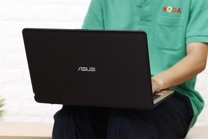 Laptop Asus VivoBook X540UB i3 6006U/4GB/1TB/MX110 2GB/Win10/(DM024T) Màu Đen