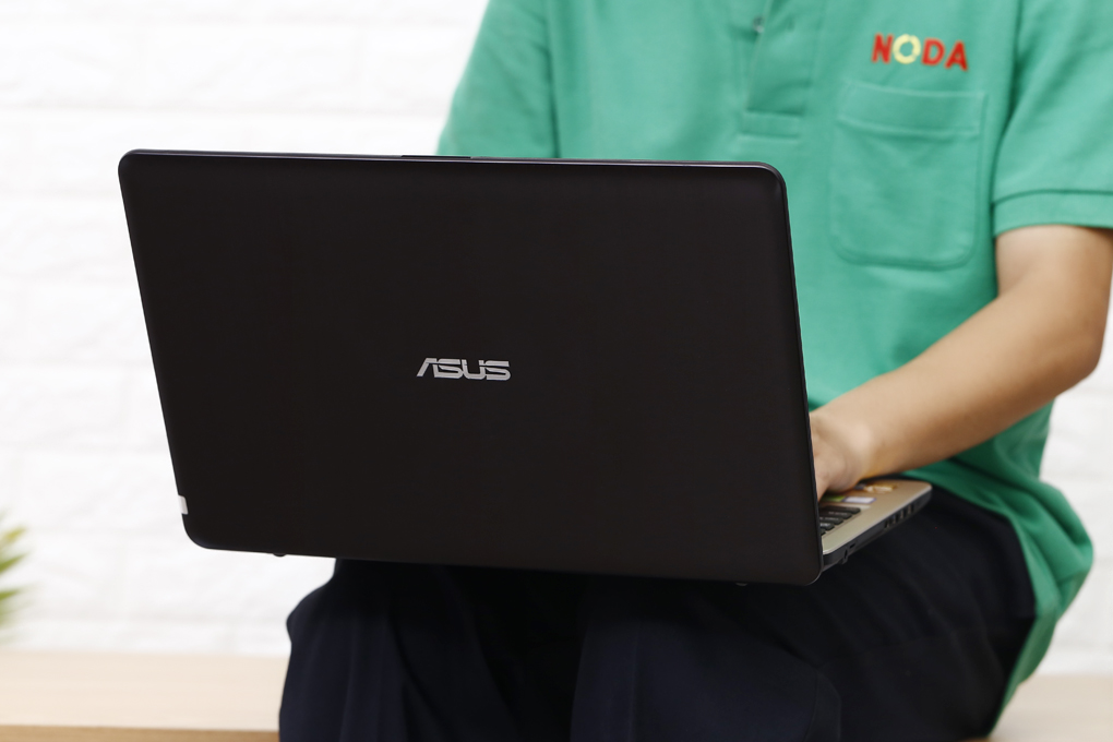 Laptop Asus VivoBook X540UB i3 6006U/4GB/1TB/MX110 2GB/Win10/(DM024T) Màu Đen