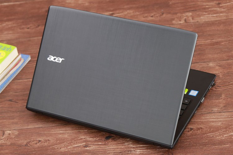 Laptop Acer Aspire E5 576G 7927 i7 7500U/4GB/500GB/2GB 940MX/Win10/(NX.GTZSV.008) Màu Đen