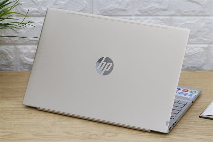 Laptop HP Pavilion 15 cs0018TU i5 8250U/4GB/1TB/Win10/(4MF09PA) Màu Vàng đồng