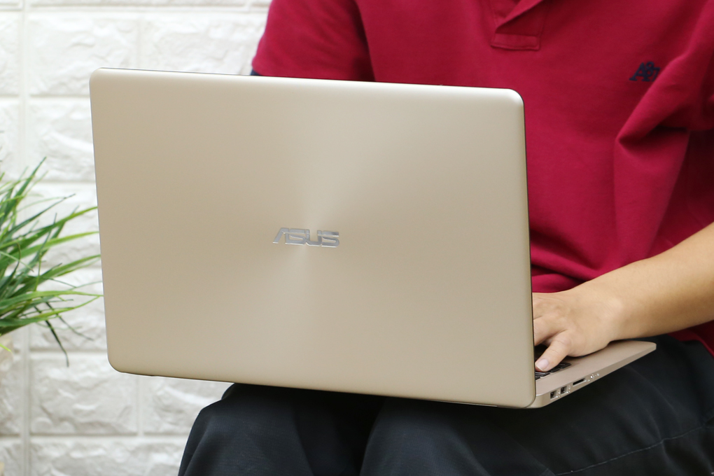 Laptop Asus VivoBook A510UF i5 8250U/4GB/1TB/2GB MX130/Win10/(EJ184T) - 14