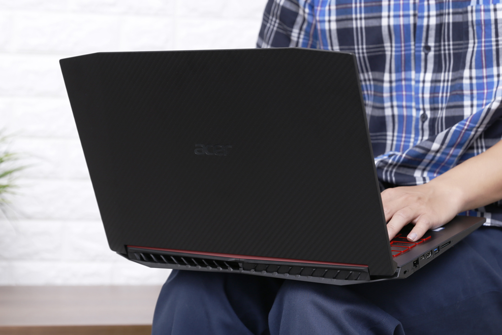 Laptop Acer Nitro 5 AN515 52 70AE i7 8750H/8GB/1TB/4GB GTX1050Ti/Win10/(Q3LSV.007) Màu Đen