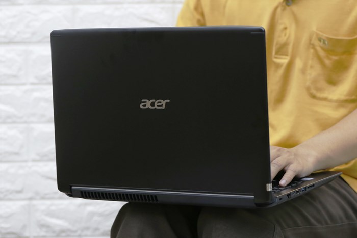 Laptop Acer Aspire A715 72G 54PC i5 8300H/8GB/1TB/4GB GTX1050/Win10 (GXBSV.003) Màu Đen