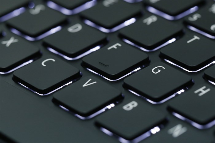 Laptop Acer Aspire A715 72G 54PC i5 8300H/8GB/1TB/4GB GTX1050/Win10 (GXBSV.003) Màu Đen