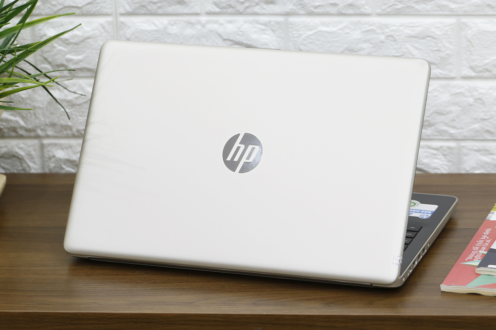 Laptop HP 15 da0036TX i7 8550U/4GB/1TB/2G MX130/Win10/(4ME78PA) Màu Vàng đồng