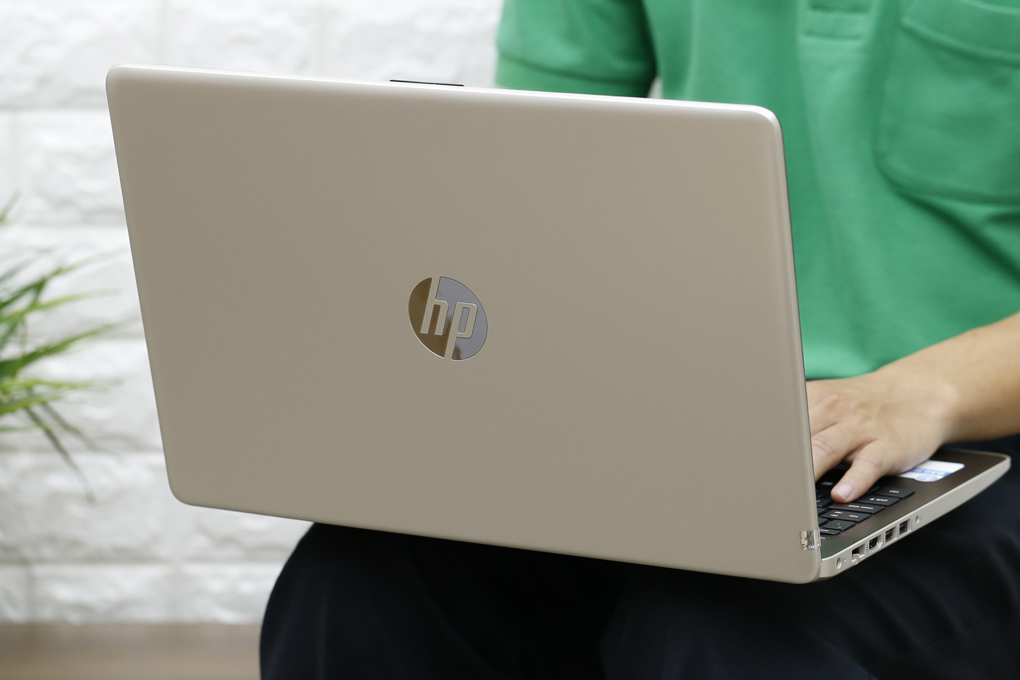 Laptop HP 15 da0036TX i7 8550U/4GB/1TB/2G MX130/Win10/(4ME78PA) Màu Vàng đồng