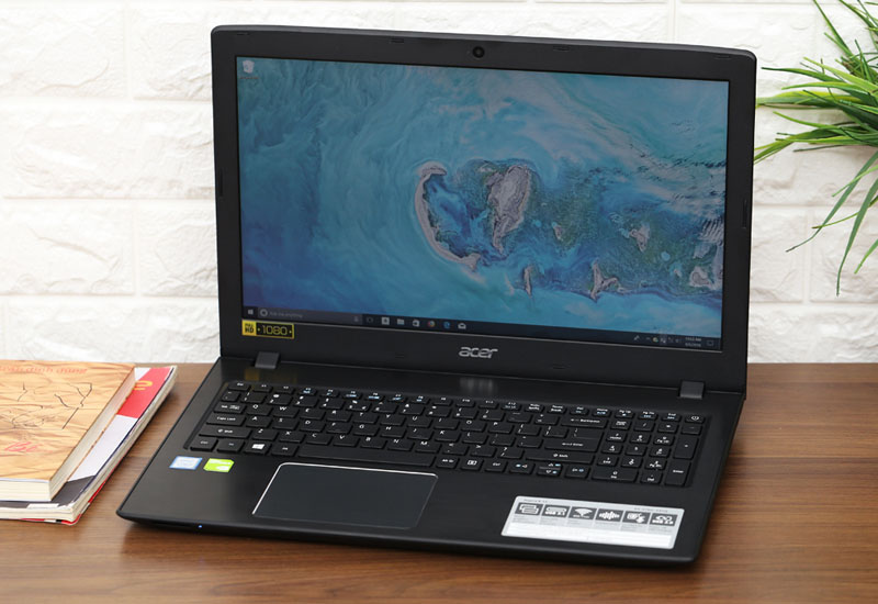 Thiết kế thanh lịch trên Laptop Acer Aspire E5 576G 52YQ
