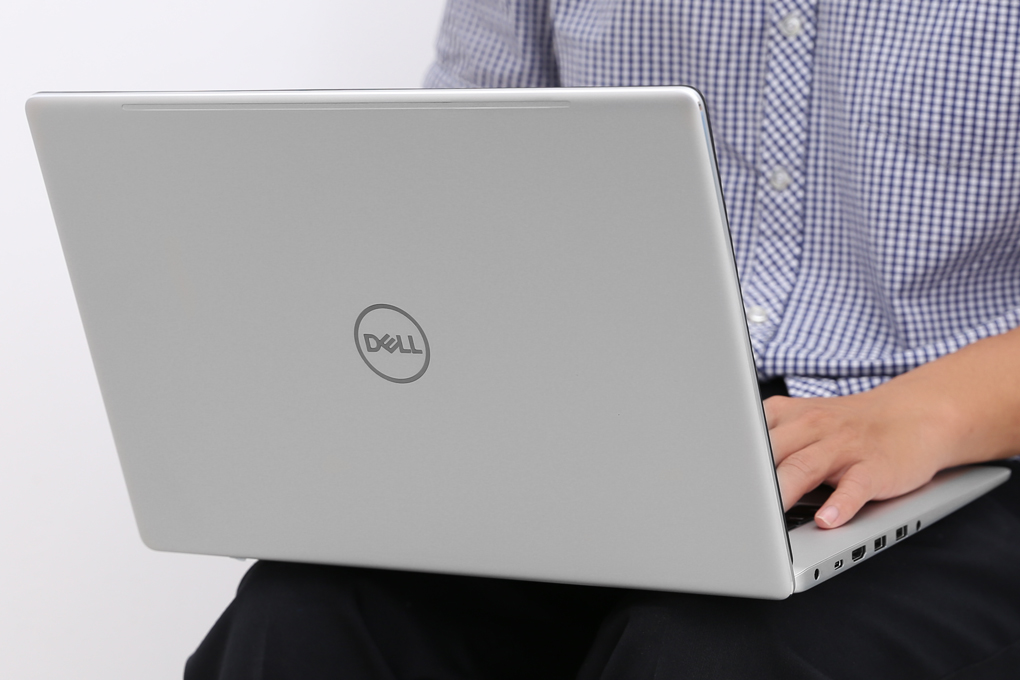 Laptop Dell Inspiron 7570 i7 8550U/8GB/1TB+128GB/4GB MX130/Win10/Office365/(782P82) Màu Bạc