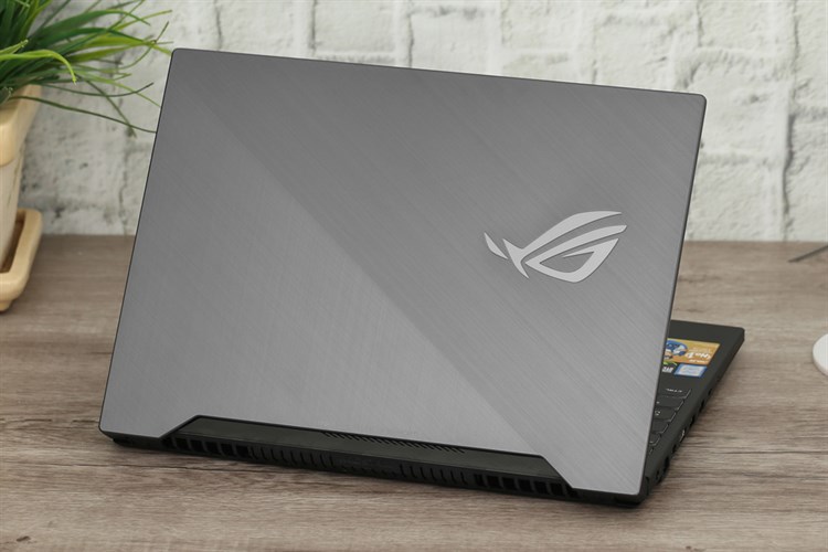 Laptop Asus ROG Strix Scar GL504GM i7 8750H/16GB/1TB+128GB/6GB GTX1060/Win10/(ES044T)