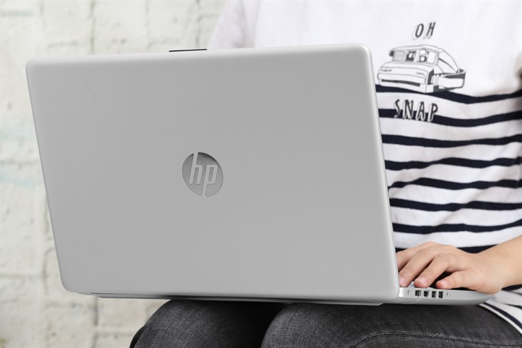 Laptop HP 15 da0443TX i3 7020U/4GB/1TB/2GB MX110/Win10 (5SL06PA) Màu Bạc