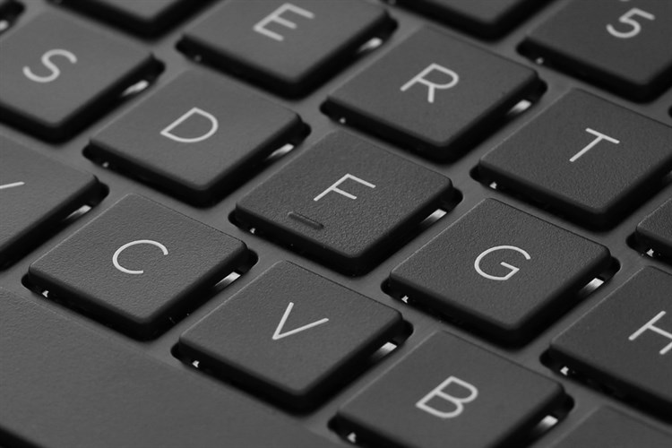 Laptop HP 15 da0443TX i3 7020U/4GB/1TB/2GB MX110/Win10 (5SL06PA) Màu Bạc