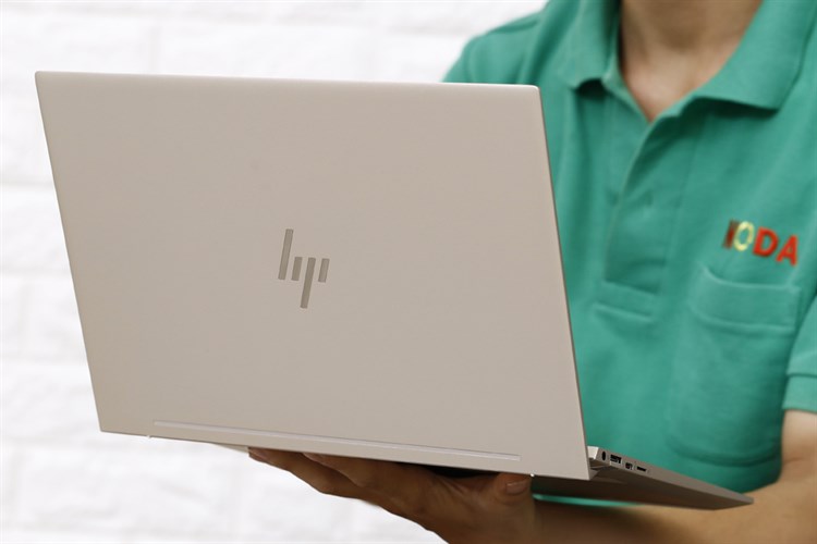 Laptop HP Envy 13 ah1011TU i5 8265U/8GB/256GB/Win10 (5HZ28PA) Màu Vàng