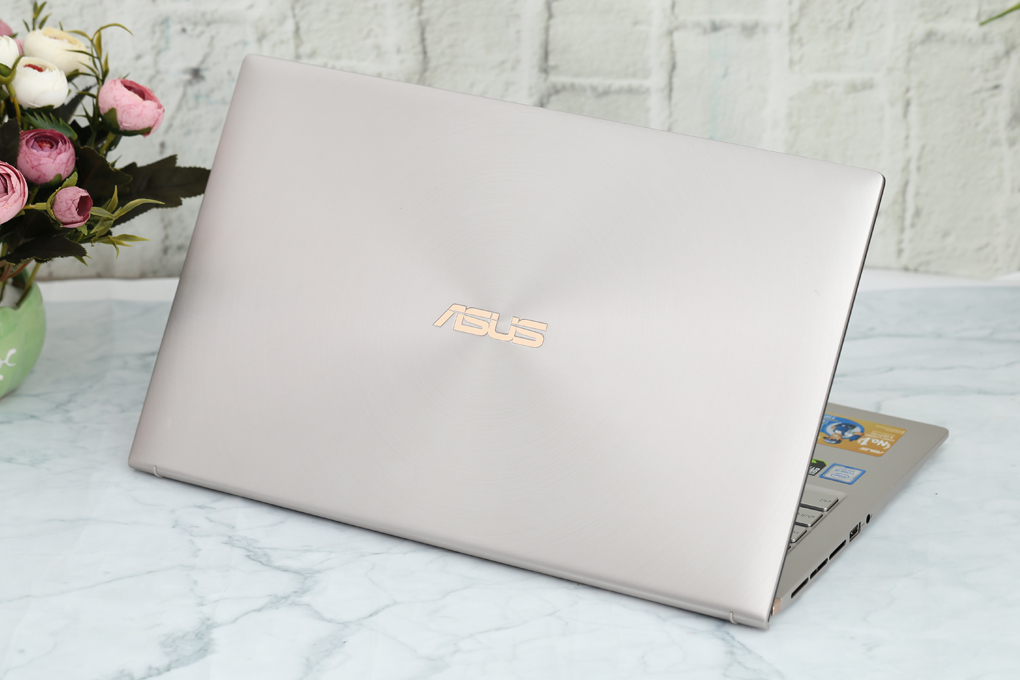 Laptop Asus ZenBook UX533FD i5 8265U/8GB/256GB/2GB GTX1050/Túi/Win10 (A9091T) - 12