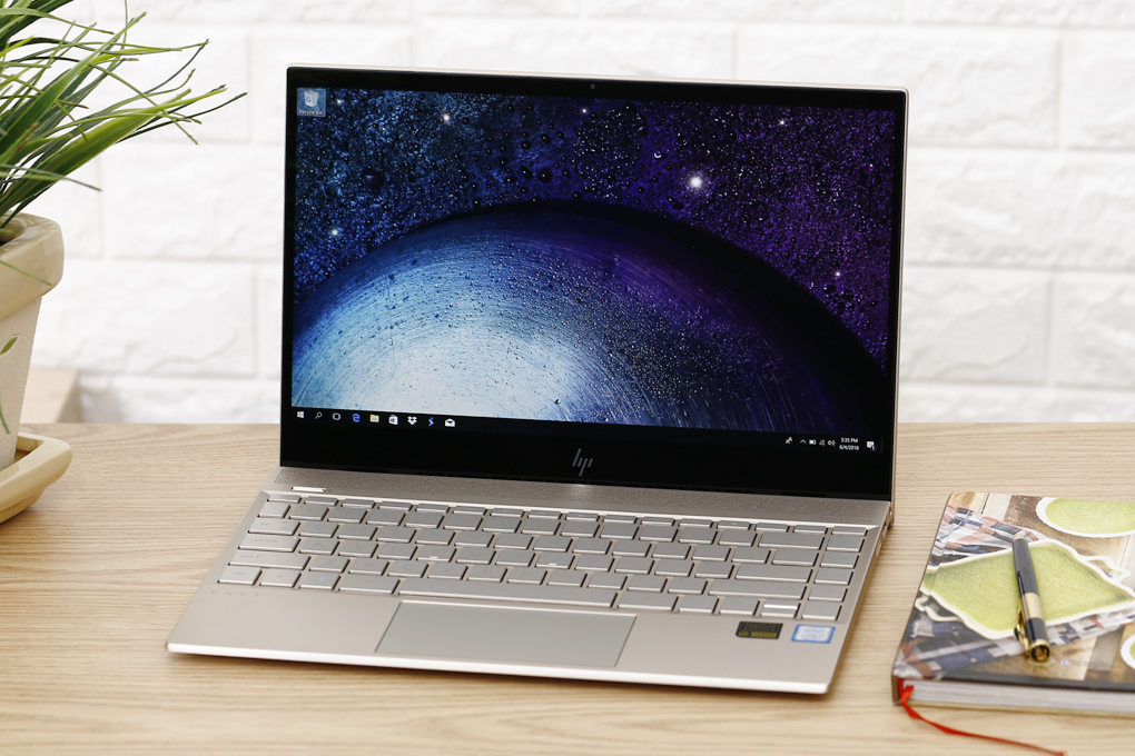 Laptop HP Envy 13 ah1012TU i7 8565U/8GB/256GB/Win10 (5HZ19PA) Màu Vàng