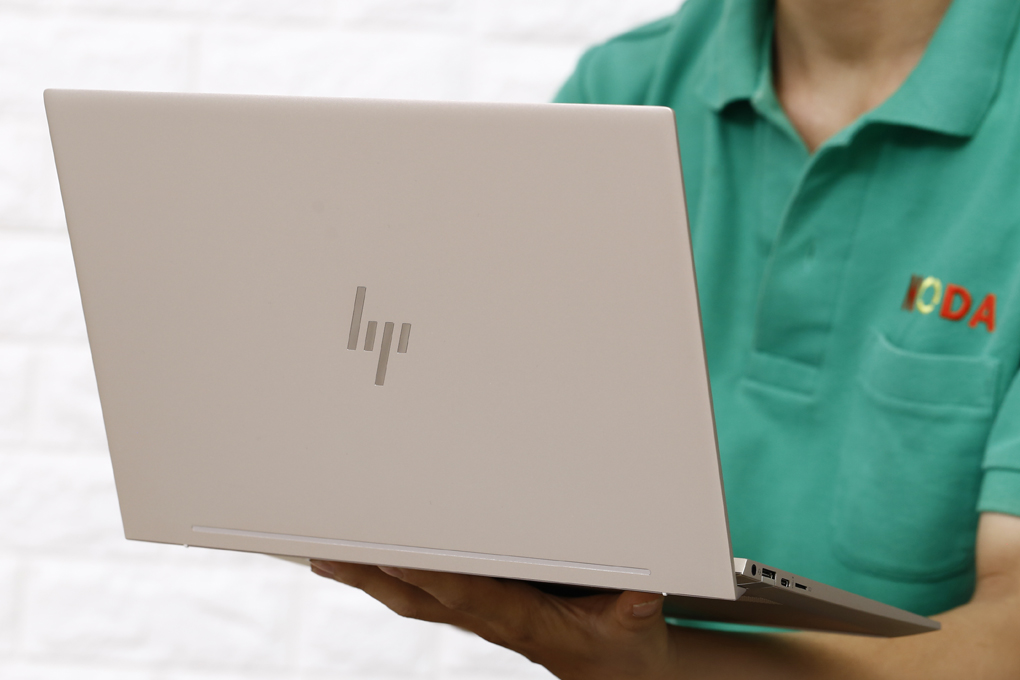Laptop HP Envy 13 ah1012TU i7 8565U/8GB/256GB/Win10 (5HZ19PA) Màu Vàng