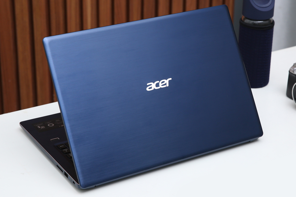 Laptop Acer Swift 3 SF315 51 54H0 i5 8250U/4GB/1TB/Win10 (NX.GSKSV.004) Màu Xanh Dương