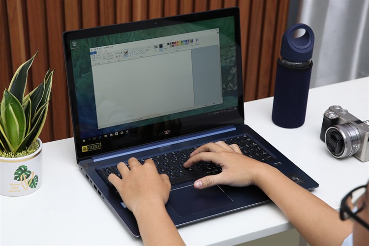 Laptop Acer Swift 3 SF315 51 54H0 i5 8250U/4GB/1TB/Win10 (NX.GSKSV.004) Màu Xanh Dương