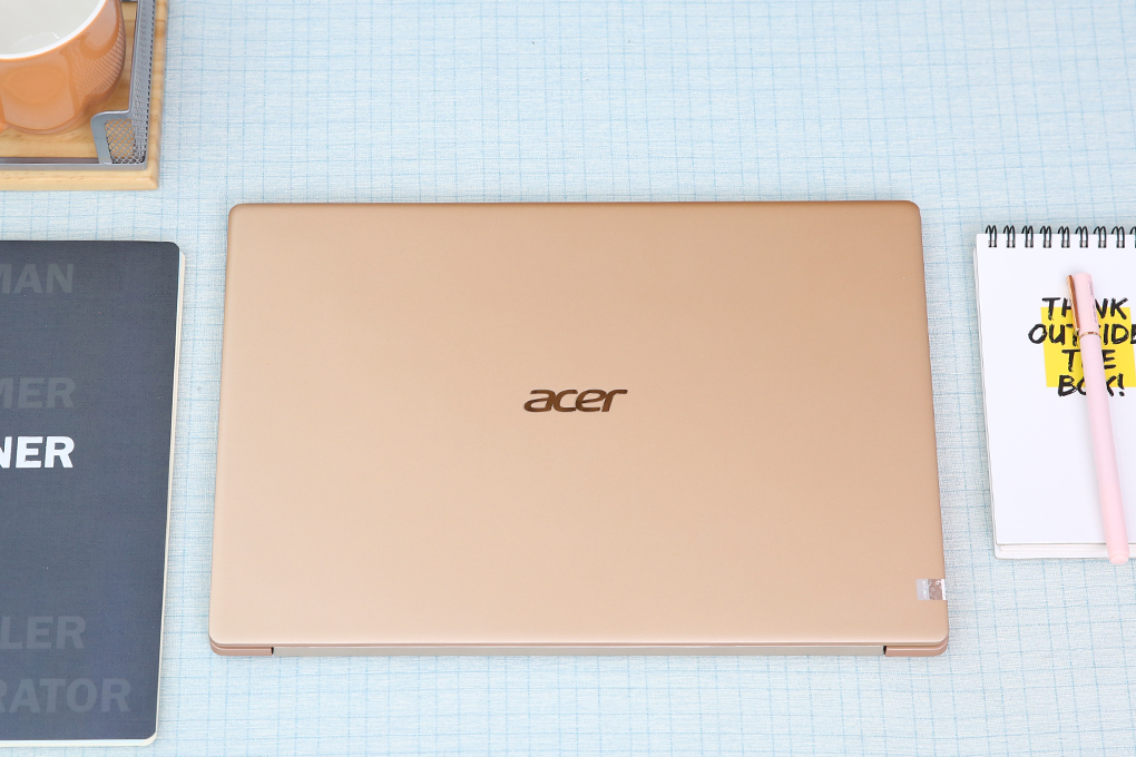 Laptop Acer Swift 5 SF514 52T 592W i5 8250U/8GB/256GB/Touch/Win10 (NX.GU4SV.004) Màu Vàng