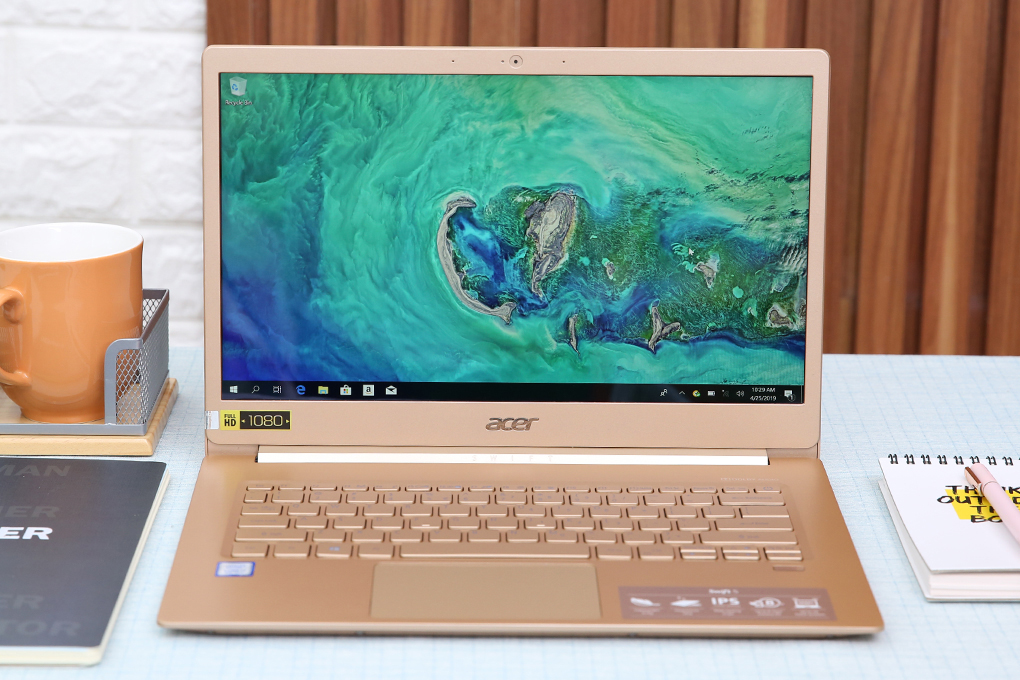 Laptop Acer Swift 5 SF514 52T 592W i5 8250U/8GB/256GB/Touch/Win10 (NX.GU4SV.004) Màu Vàng