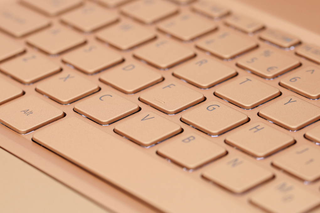 Laptop Acer Swift 5 SF514 52T 592W i5 8250U/8GB/256GB/Touch/Win10 (NX.GU4SV.004) Màu Vàng