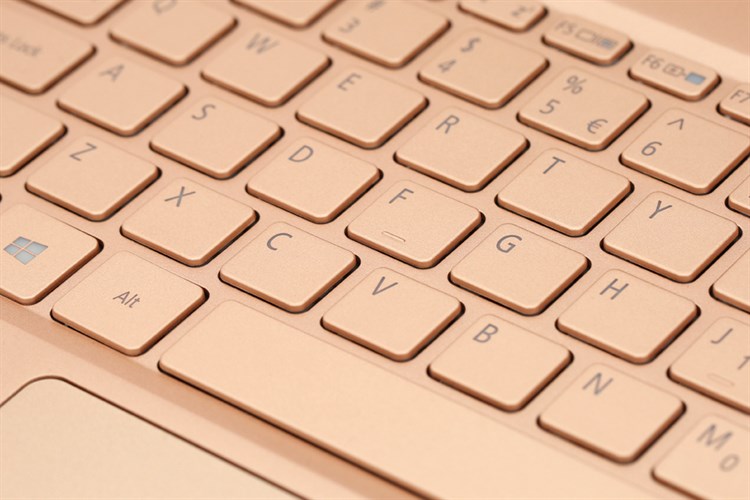 Laptop Acer Swift 5 SF514 52T 811W i7 8550U/8GB/256GB/Touch/Win10 (NX.GU4SV.005) Màu Vàng