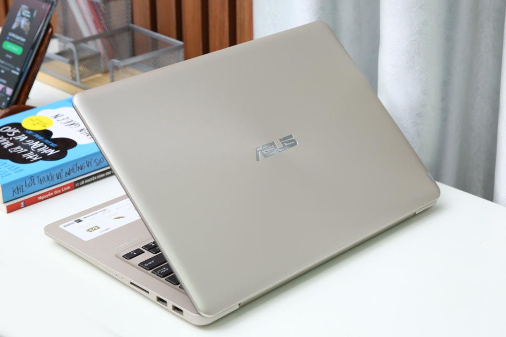 Laptop Asus Vivobook A411UA i5 8250U/4GB/1TB/Win10 (BV445T) - 13