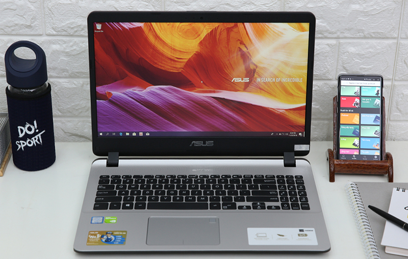 Laptop Asus X507UF trọng lượng chỉ có 1,68 kg