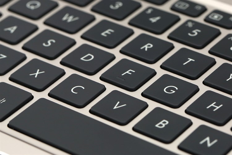 Laptop Asus ZenBook 14 UX461UA i5 8250U/8GB/256GB/Win10 (E1117T)