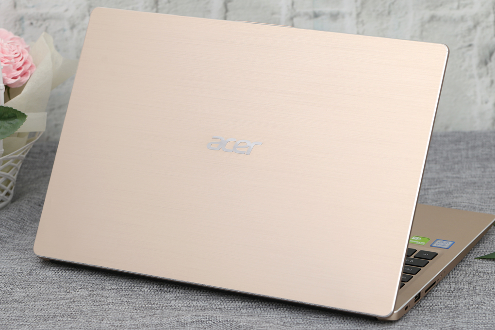 Laptop Acer Swift 3 SF315 52G 58TE i5 8250U/8GB/256GB/2GB MX150/Win10 (NX.GZCSV.001) Màu Vàng