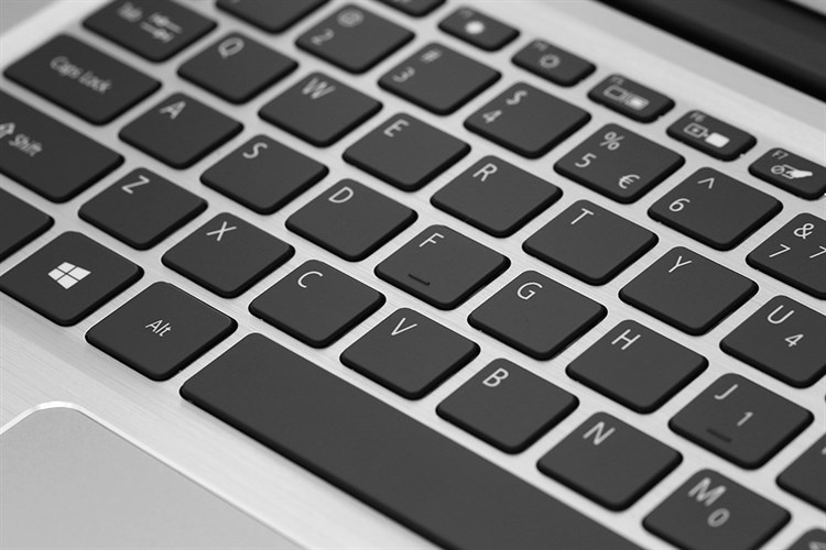 Laptop Acer Swift 3 SF314 56 38UE i3 8145U/4GB/256GB/Win10 (NX.H4CSV.005) Màu Bạc