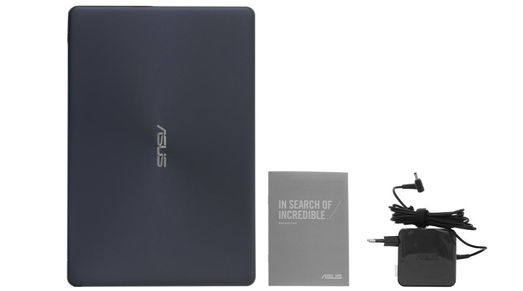 Bộ sản phẩm gồm: Sách hướng dẫn, Thùng máy, Adapter sạc