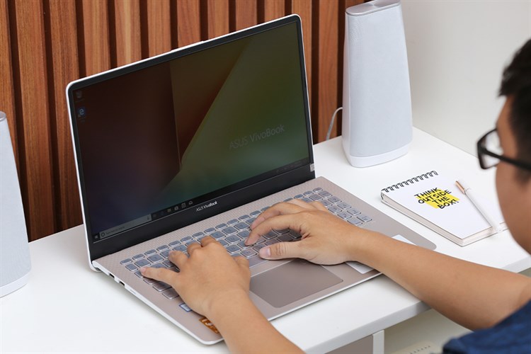 Laptop Asus Vivobook S530UN i7 8550U/8GB/1TB/2GB MX150/Win10 (BQ198T)