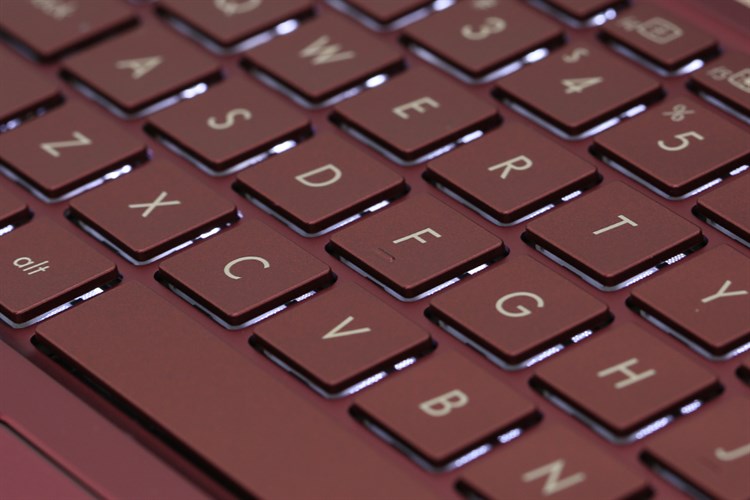 Laptop Asus ZenBook 13 UX333FA i5 8265U/8GB/512GB/Túi/Win10 (A4184T) Màu Đỏ