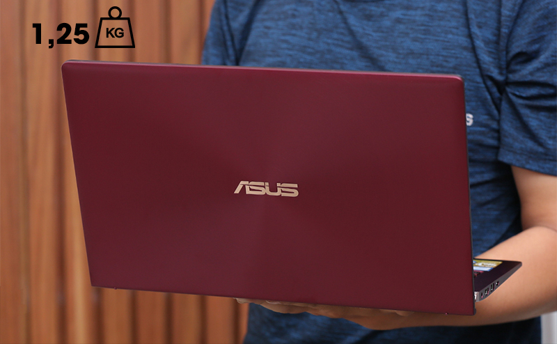 Laptop Asus UX333FA i5 8265U cân nặng chỉ còn 1,25 kg và kích thước nhỏ hơn cả tờ giấy A4