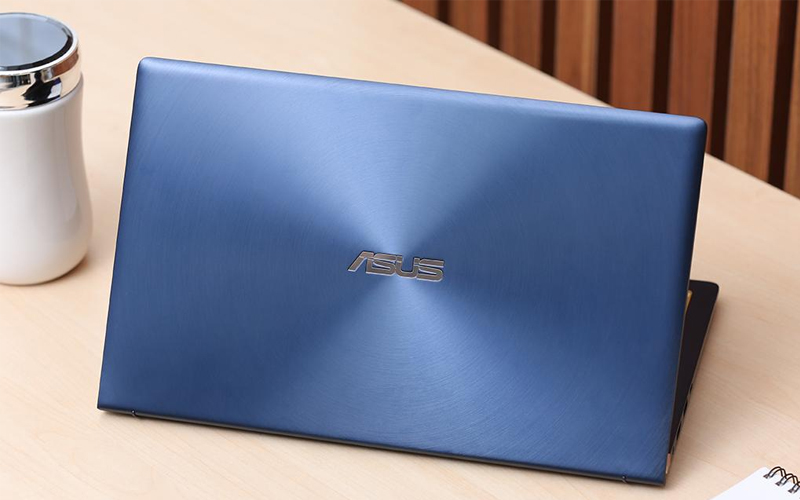 Asus UX333FN-A4124T thiết kế vượt thời gian Asus UX333FN-A4124T thiết kế vượt thời gian