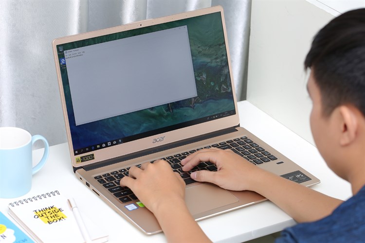 Laptop Acer Swift 3 SF315 52G 87N4 i7 8550U/8GB/128GB/2GB MX150/Win10 (NX.GZCSV.005) Màu Vàng