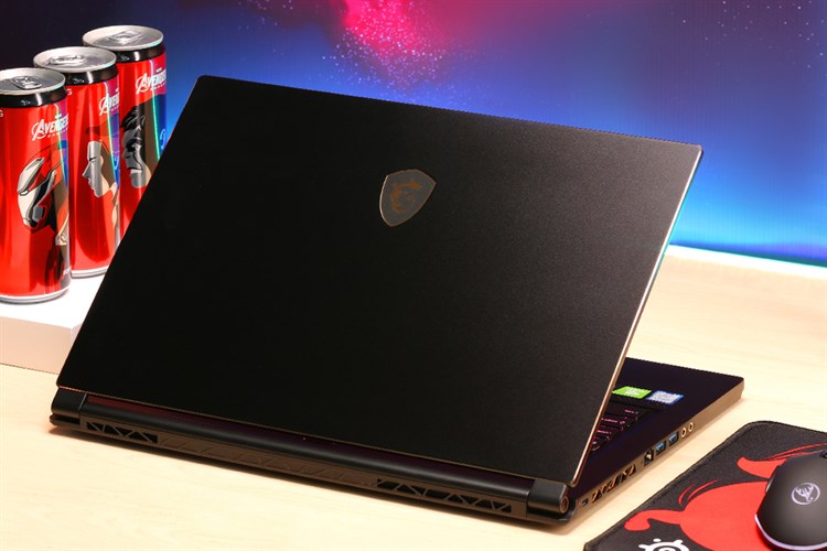 Laptop MSI GS65 8SE i7 8750H/8Gb/256GB/ GTX 2060/Win10 (225VN)