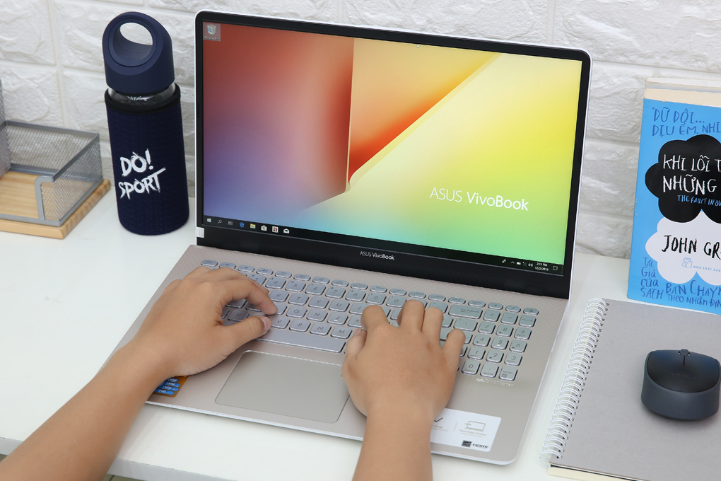 Laptop Asus VivoBook S530FN i7 8565U/8GB/512GB/2GB MX150/Win10 (BQ141T) Màu Vàng