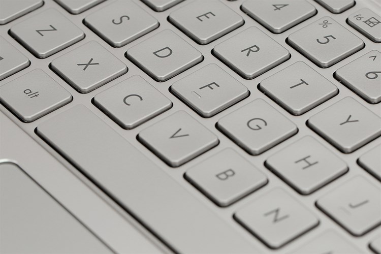 Laptop Asus ZenBook 14 UX433FA i5 8265U/8GB/256GB/Túi/Win10 (A6113T) Màu Bạc