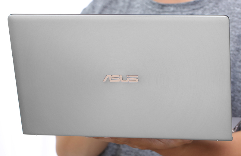 Laptop Asus Zenbook A4125T chỉ nặng 1,19 kg Laptop Asus Zenbook A4125T chỉ nặng 1,19 kg
