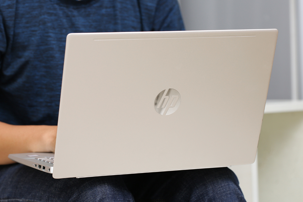 Laptop HP Pavilion 14 ce1014TU i3 8145U/4GB/500GB/Win10 (5JN05PA) Màu Vàng