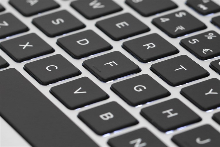 Laptop Dell Inspiron 14 5482 i7 8565U/8GB/256GB/2GB MX130/Touch/Office365/Win10 (C2CPX1) Màu Bạc