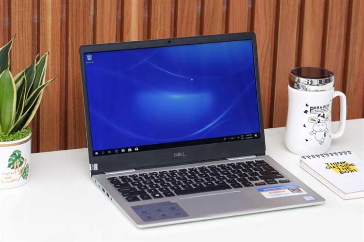 Laptop Dell Inspiron 7370 i7 8550U/8GB/256GB/Office365/Win10 (7D61Y3) Màu Bạc