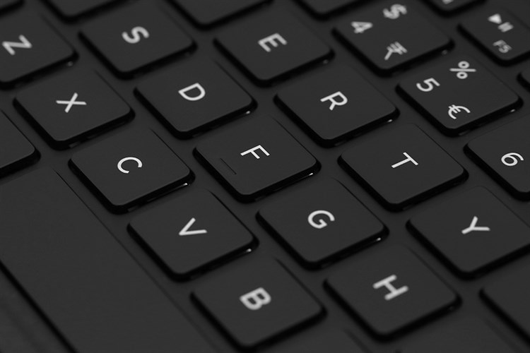 Laptop Dell XPS 13 9370 i7 8550U/8GB/256GB/Win10 (415PX1) Màu Bạc