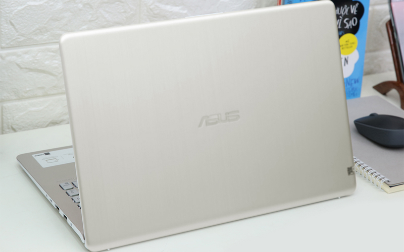 Thiết kế mặt sau Laptop Asus S530FN i5 8265U