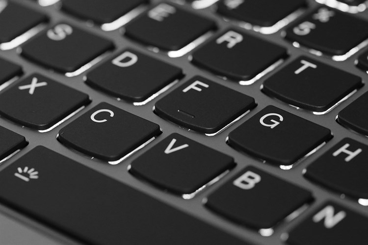 Laptop Lenovo Ideapad C340 14IWL i5 8265U/8GB/256GB/Touch/Win10 (81N4003TVN) Màu Bạc