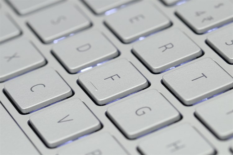 Laptop Dell Inspiron 5584 i5 8265U/4GB/1TB/2GB MX130/Win10 (N5I5384W) Màu Bạc